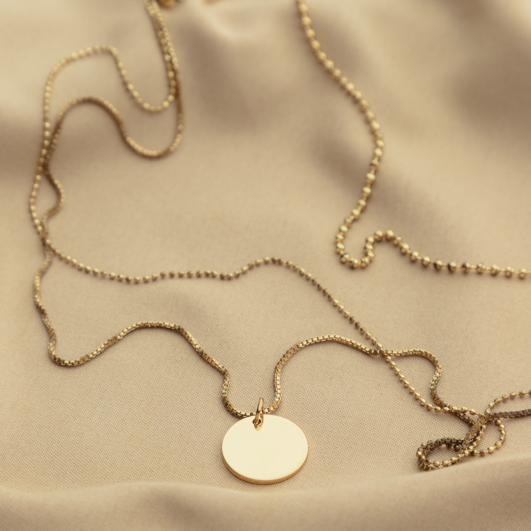 Minimal Gold Disc Pendant Necklace
