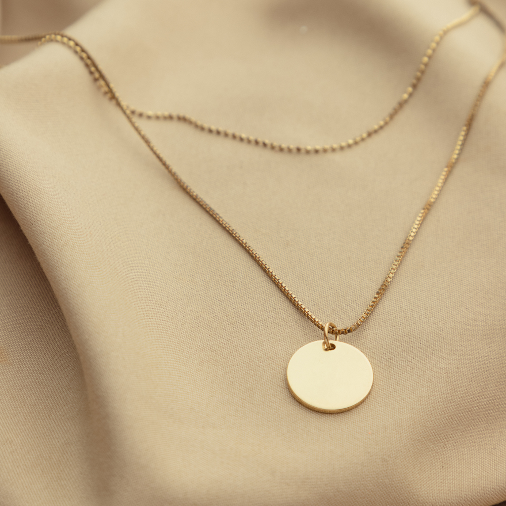 Minimal Gold Disc Pendant Necklace